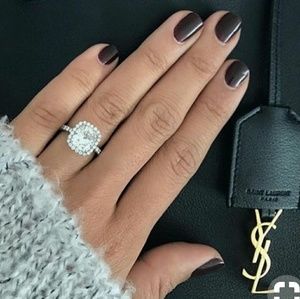 Meet your Posher, Crystal